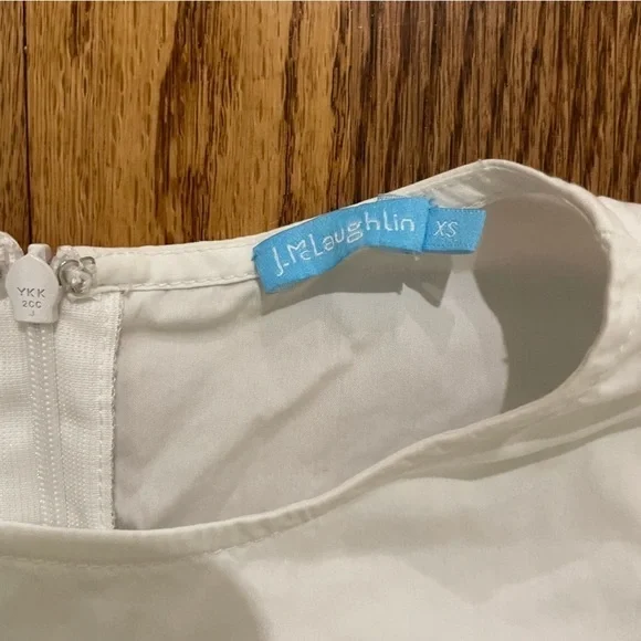 Women’s J.McLaughlin white 3/4 sleeve blouse with detailed sleeves, size XS - Picture 4 of 6